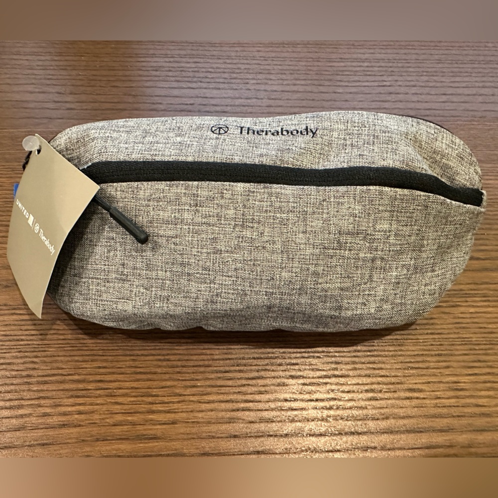 United x Therabody Amenity Kit Bag